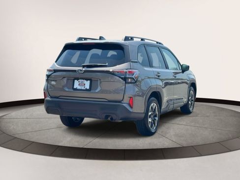 Certified 2025 Subaru Forester Premium AWD/4WD image 4