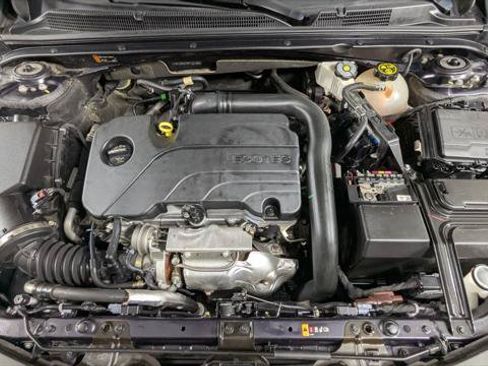 Used 2023 Chevrolet Malibu LT FWD image 29