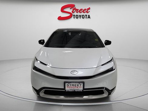 Used 2025 Toyota Prius Plug-In Hybrid w/ Limited Premium Package image 6