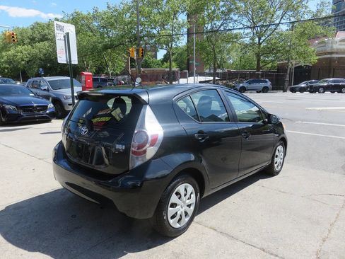 Used 2014 Toyota Prius C One FWD image 4