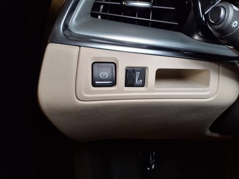 Certified 2023 Cadillac XT5 Premium Luxury FWD image 12