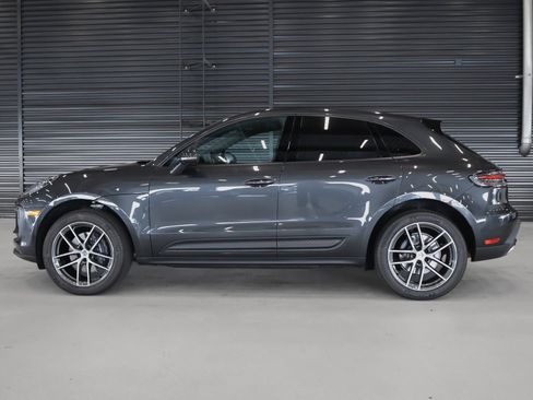 Certified 2026 Porsche Macan AWD/4WD image 2