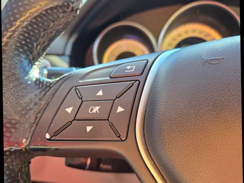 Used 2014 Mercedes-Benz E 350 Sport image 21