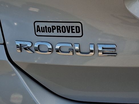 Used 2020 Nissan Rogue S AWD/4WD image 29