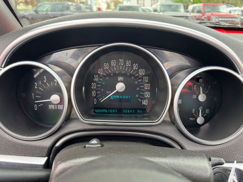 Used 2003 Chevrolet SSR RWD image 25