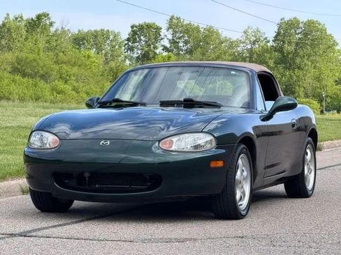 Used 1999 MAZDA MX-5 Miata RWD image 8