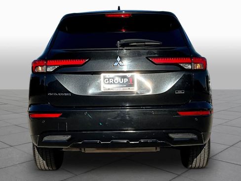 Used 2023 Mitsubishi Outlander SE Black Edition FWD image 5
