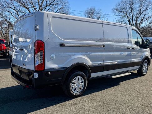Used 2024 Ford E-Transit Low Roof image 3
