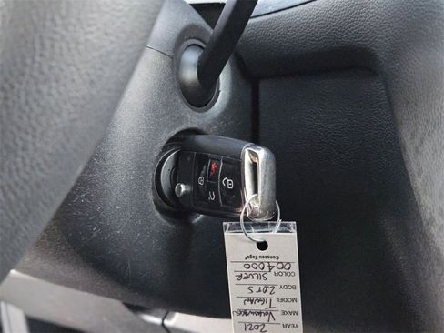 Used 2021 Volkswagen Tiguan S image 21