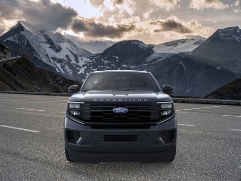 New 2026 Ford Expedition Active image 6