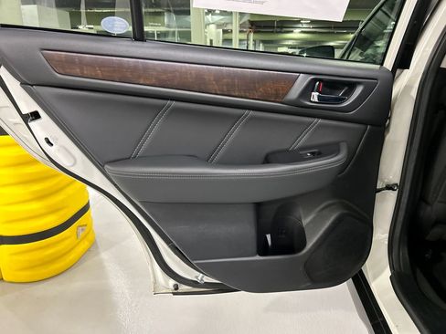 Used 2019 Subaru Outback 3.6R Limited AWD/4WD image 24