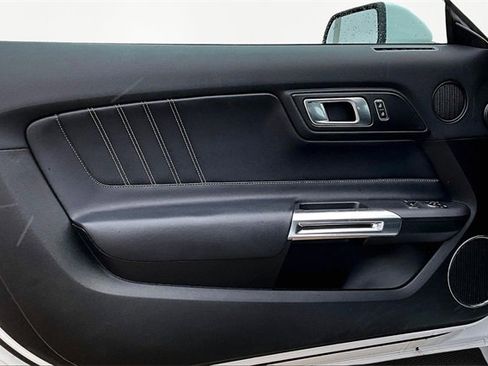 Used 2022 Ford Mustang Premium image 18