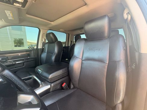 Used 2017 RAM 1500 Laramie w/ Convenience Group AWD/4WD image 16