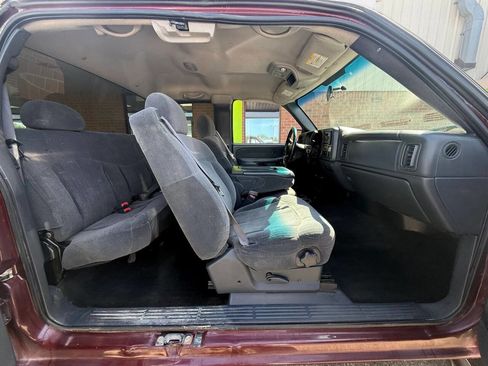 Used 2002 Chevrolet Silverado 2500 LS AWD/4WD image 9