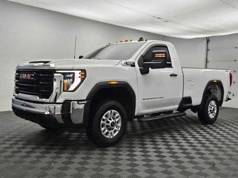 Used 2024 GMC Sierra 2500 Pro image 2