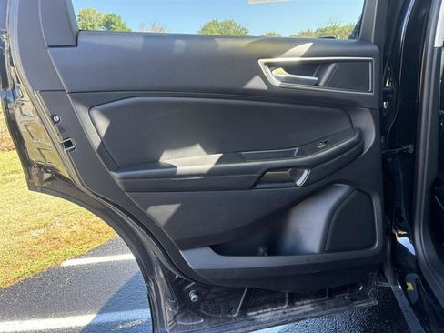 Used 2024 Ford Edge SEL AWD/4WD image 9