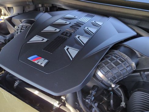 Used 2025 BMW X7 M60i image 44