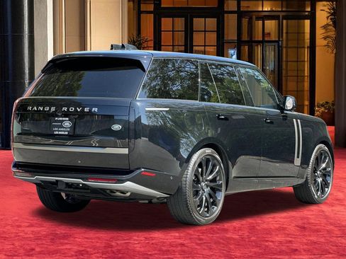 Used 2023 Land Rover Range Rover SE AWD/4WD image 8