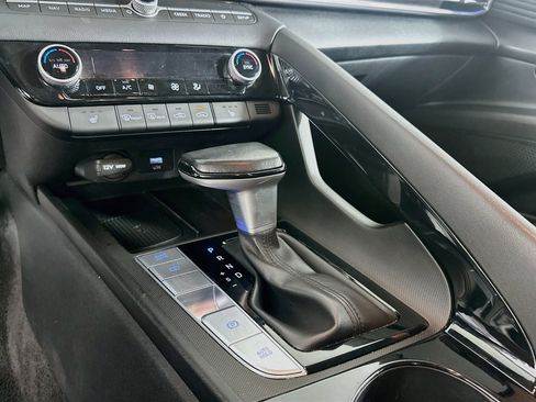 Used 2025 Hyundai Elantra SEL FWD image 25