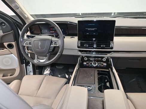 Used 2023 Lincoln Navigator L Reserve AWD/4WD image 16