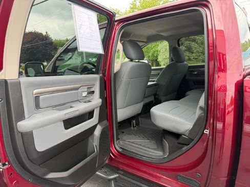 Used 2019 RAM 1500 Classic SLT AWD/4WD image 33