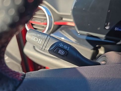 Used 2024 Chevrolet Trax RS w/ Sunroof Package image 13