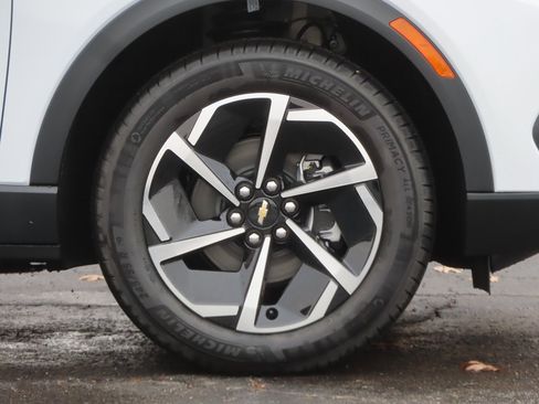 New 2026 Chevrolet Equinox EV LT image 15