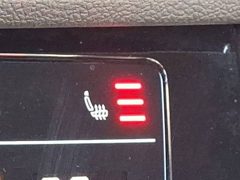 Used 2025 Volkswagen Jetta Sport image 23