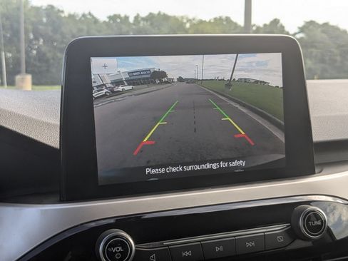 Used 2020 Ford Escape SE FWD image 22