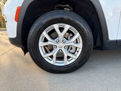 Used 2024 Jeep Grand Cherokee Limited image 27