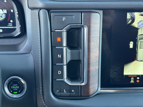 Certified 2024 GMC Yukon Denali Ultimate image 37