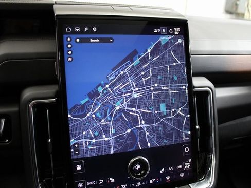 Used 2025 GMC Yukon Denali w/ Advanced Technology Package image 19