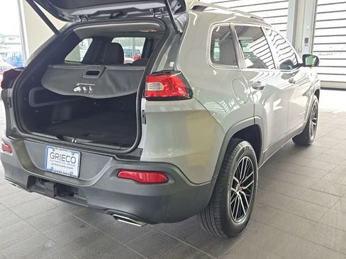 Used 2015 Jeep Cherokee Latitude w/ Comfort/Convenience Group image 11