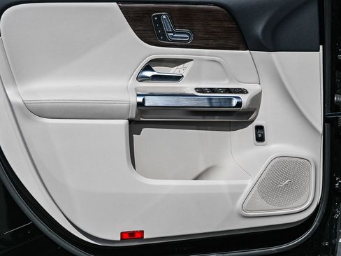 New 2026 Mercedes-Benz GLB 250 image 22