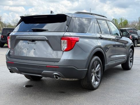 Used 2024 Ford Explorer XLT w/ Equipment Group 202A AWD/4WD image 8
