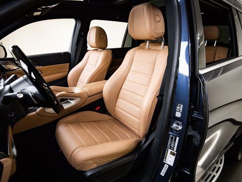 Used 2024 Mercedes-Benz GLS 580 4MATIC image 5