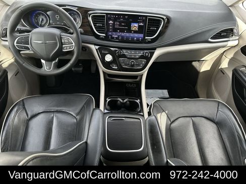 Used 2022 Chrysler Pacifica Limited image 6