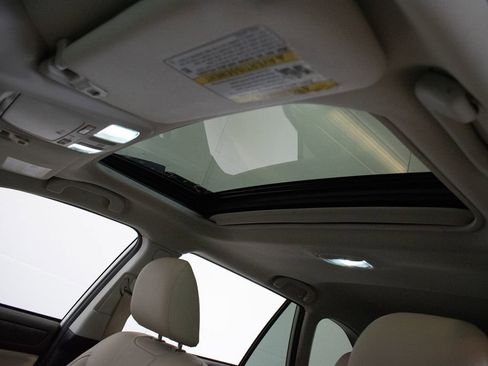 Used 2019 Subaru Outback 2.5i Limited AWD/4WD image 21