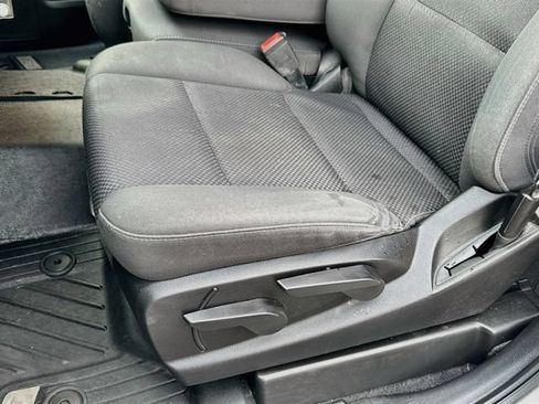Used 2019 Chevrolet Silverado 1500 LT AWD/4WD image 9