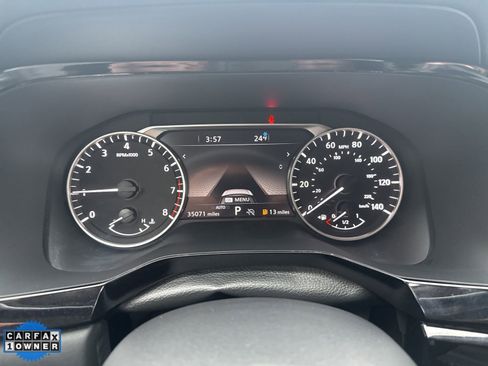 Used 2025 Nissan Pathfinder SL AWD/4WD image 16