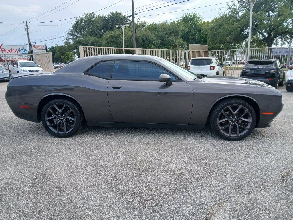 Used 2019 Dodge Challenger SXT w/ Blacktop Package RWD image 8