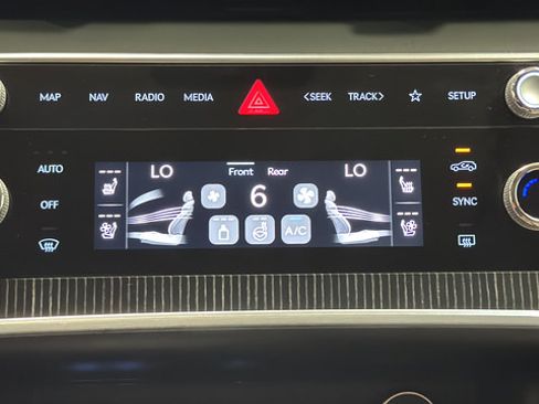 Used 2025 Genesis GV80 3.5T AWD/4WD image 18