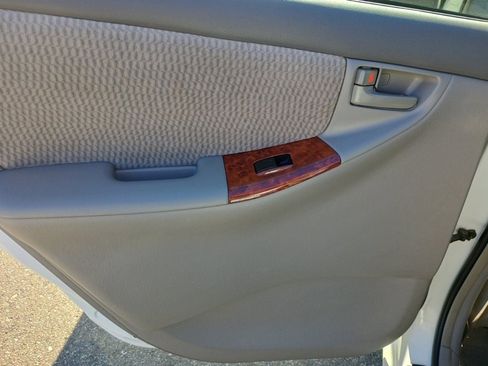 Used 2006 Toyota Corolla CE image 14