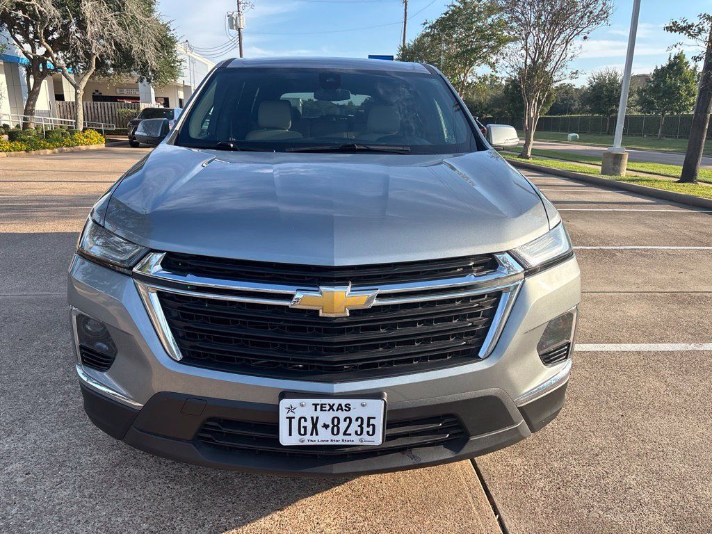Used 2023 Chevrolet Traverse LS w/ Safety Package FWD image 2