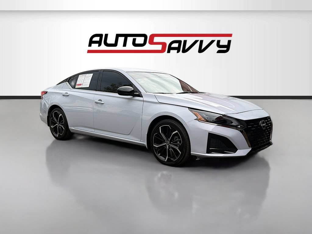 Used 2025 Nissan Altima 2.5 SR FWD image 1