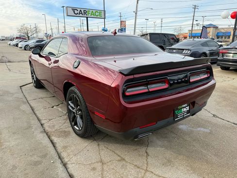 Used 2019 Dodge Challenger SXT w/ Plus Package image 9