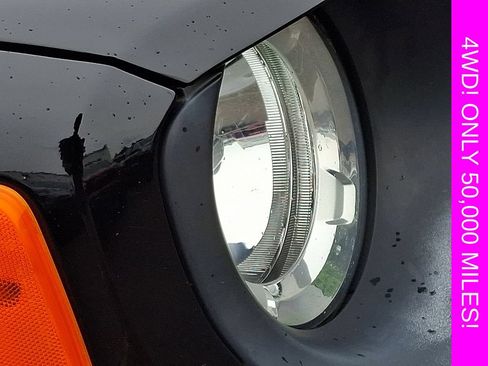 Used 2018 Jeep Renegade Latitude w/ Cold Weather Group AWD/4WD image 9