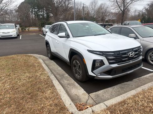 Used 2025 Hyundai Tucson Blue image 3