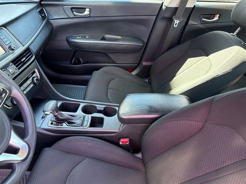 Used 2017 Kia Optima LX w/ Option Group 014 image 5