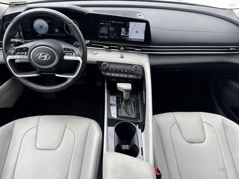 Used 2023 Hyundai Elantra Limited FWD image 13